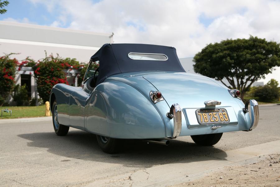  Jaguar XK120 Roadster 1950 года  (фото 12 из 24)